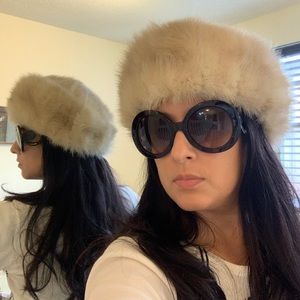 🔸🔸SALE🔸🔸NY Cecile original blonde fur hat.